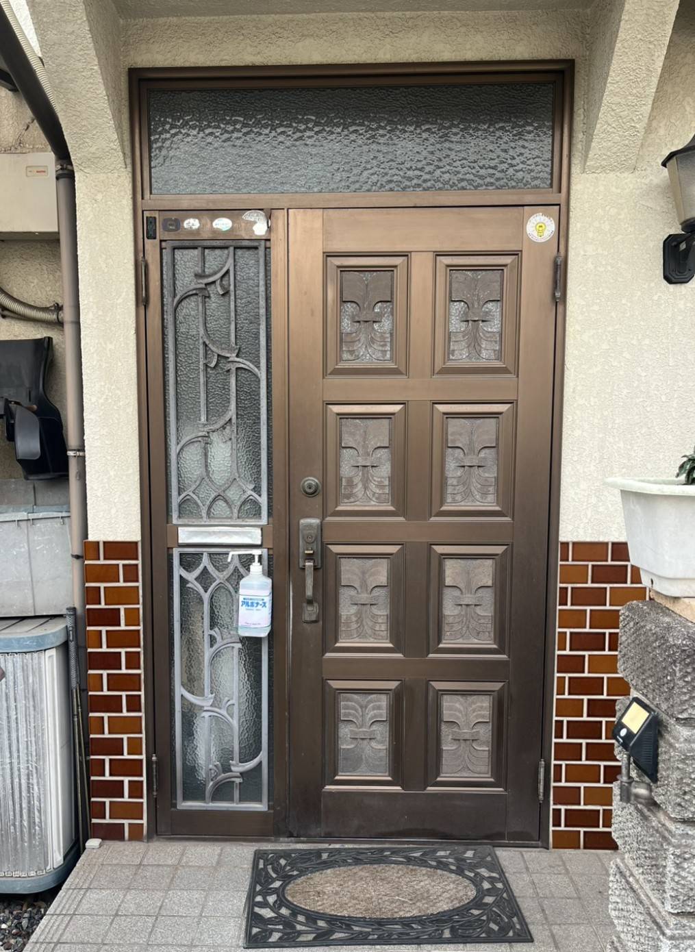 K様邸　玄関取替えカバー工事