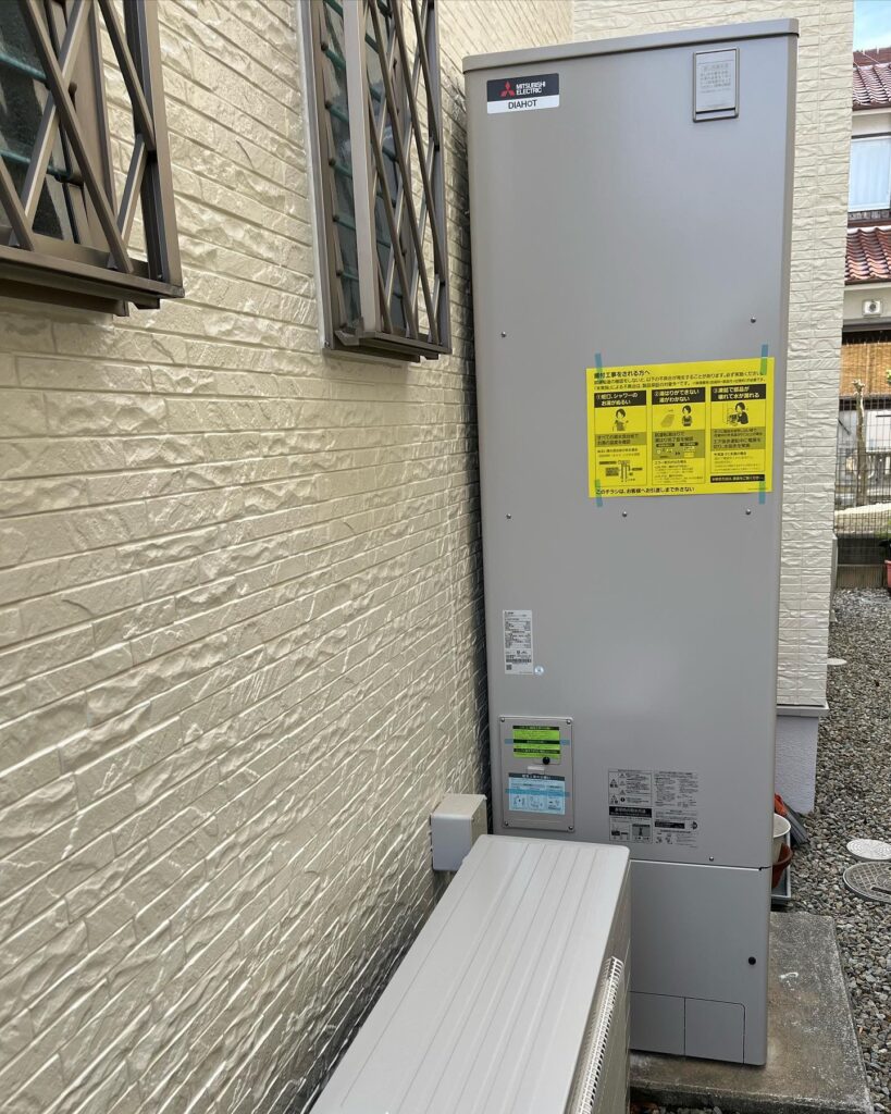 エコキュート入替工事電気温水器からエコキュートへ️最も大きなメリットは、ランニングコスト（電気代）の安さです。