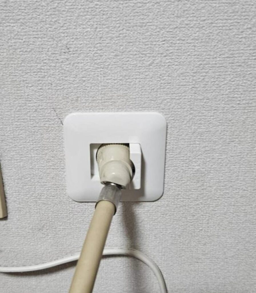 【ガスコンセント新設工事】ガスファンヒーターやガスコンロが使えるようにコンセントの新設させていただきました️これでガス使い放題️冬場は暖かく過ごしていただけますね️ありがとうございました＊＊＊＊＊＊＊＊＊＊＊＊＊＊＊TOSMO（トスモ）では、姫路市近郊にお住まいのお客様にとって本当に必要なサービスの提供を心掛けています。